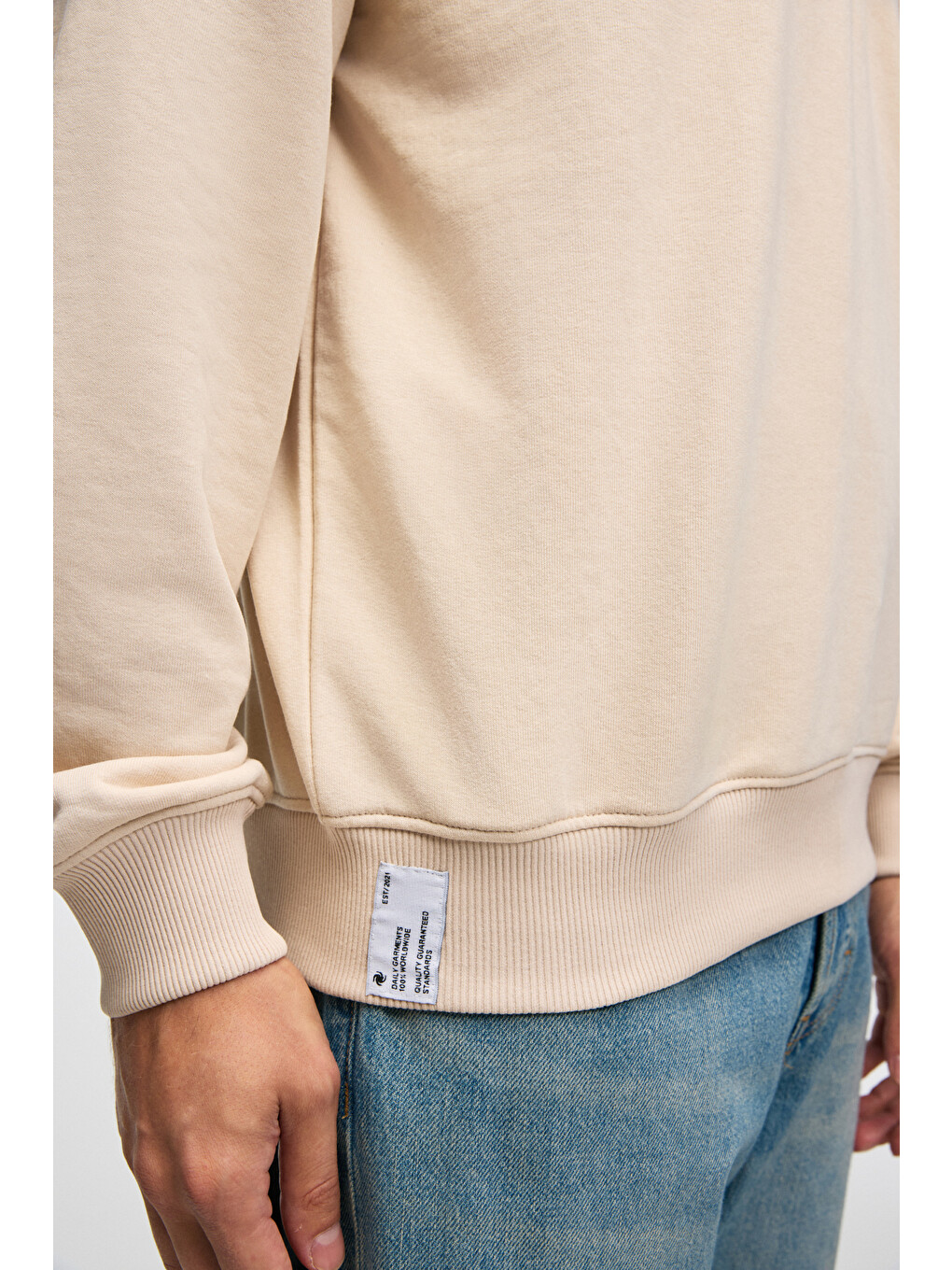 August Erkek %100 Pamuk Yarım Fermuarlı Yakalı Cepli Süs Etiketli Bej Sweatshirt-4