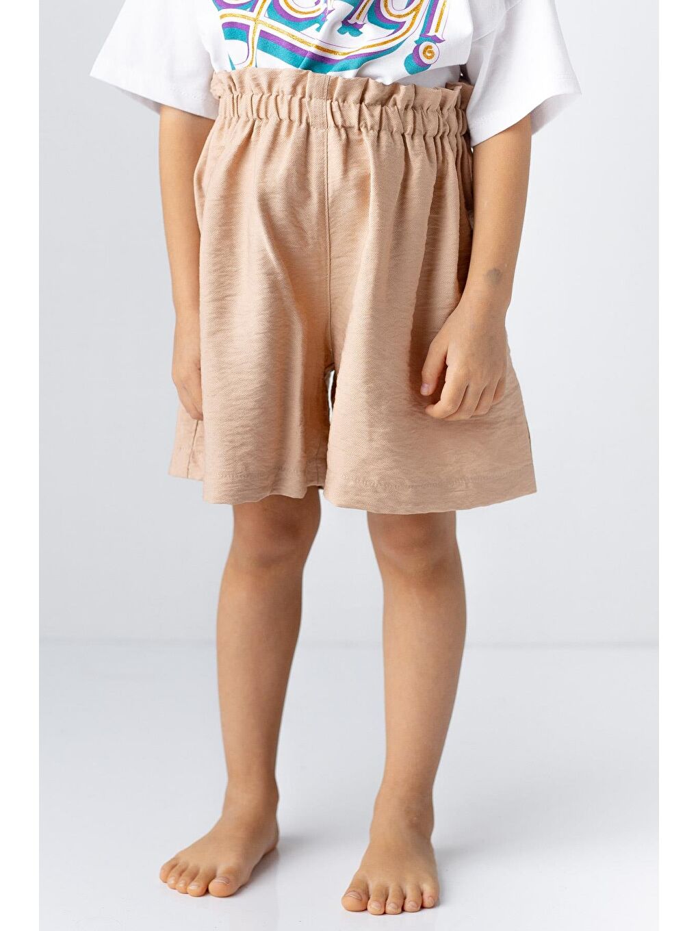 Bej Kız Çocuk Kemeri Fırfır Detaylı Dokuma Şort