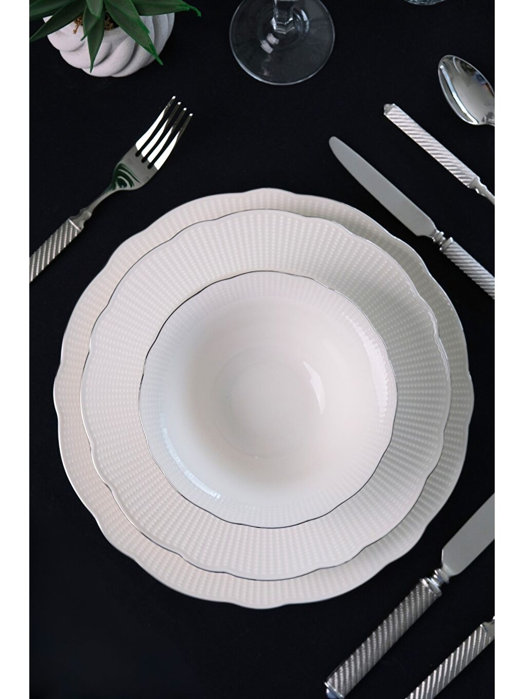 Beyaz Porselen İlay Yemek Takımı Platin Yaldızlı 6 Kişilik 24 Parça-4