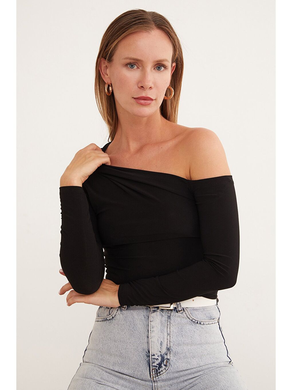 Siyah Basic Tek Omuz Bluz