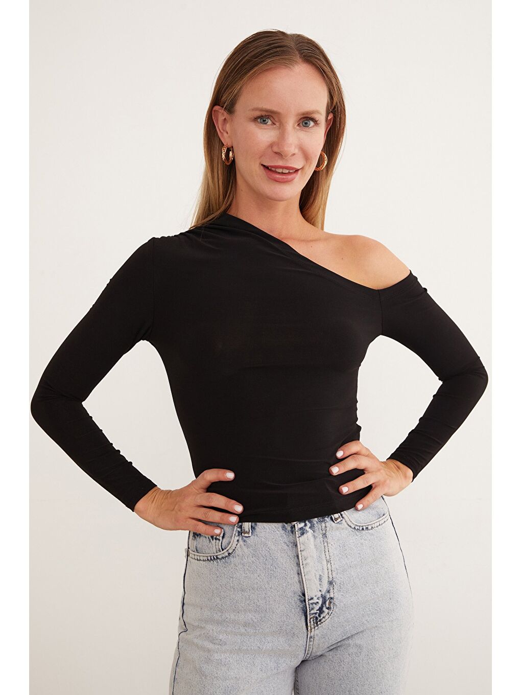 Siyah Basic Tek Omuz Bluz-1