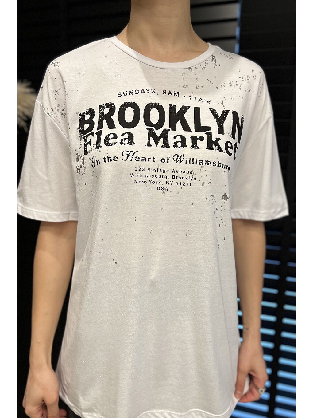 Beyaz Ön Baskılı Bisiklet Yaka Kadın Tişört-3