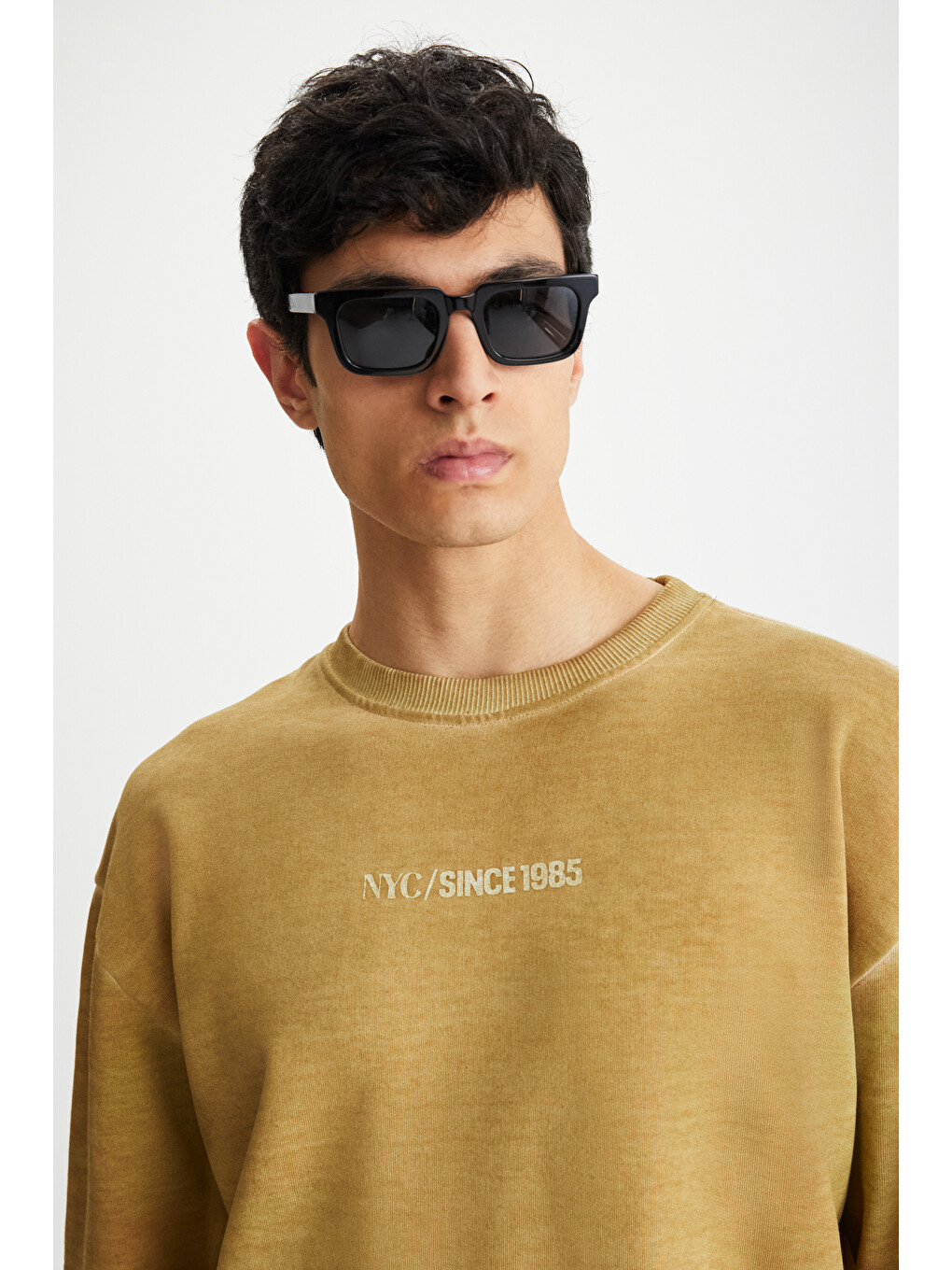 Erkek Bisiklet Yaka İçi Polarlı Baskı Detaylı Yıkamalı Bej Sweatshirt-1