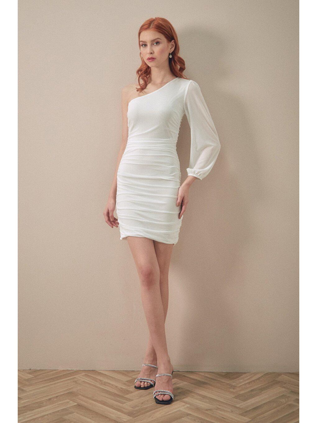 Beyaz Büzgülü Tek Omuz Elbise