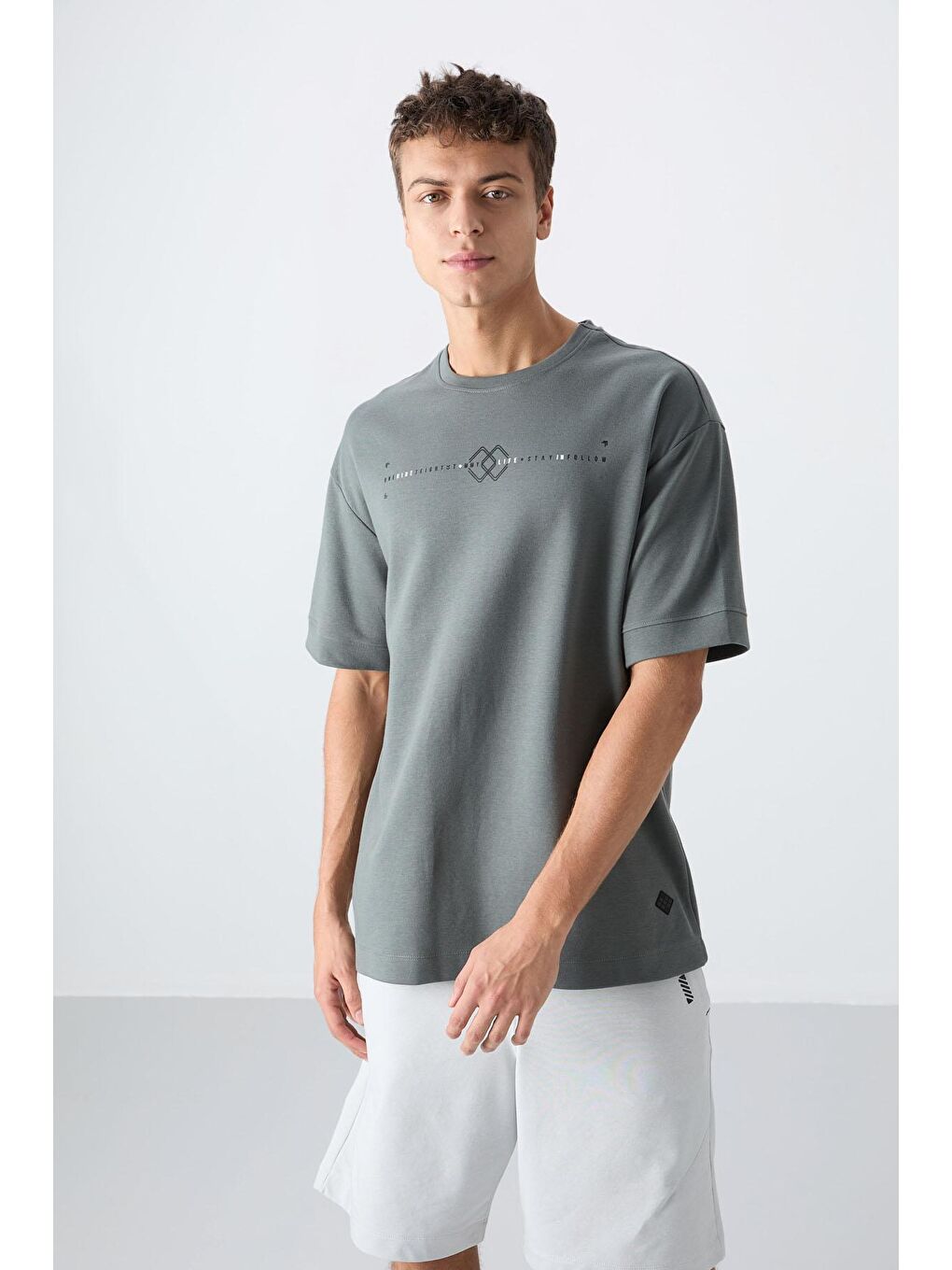 TOMMYLIFE Haki Pamuklu Kalın Yumuşak Dokulu Oversize Fit Baskılı Erkek T-Shirt - 88323 - 1