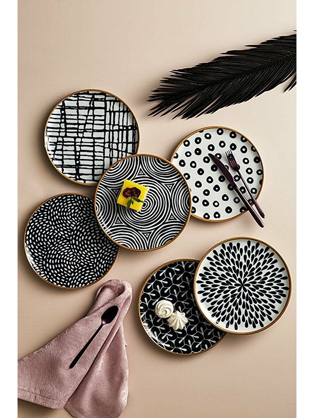 Siyah Fractal Yuvarlak Servis ve Kahve Fincan Takımı 6 Kişilik 18 Parça-2