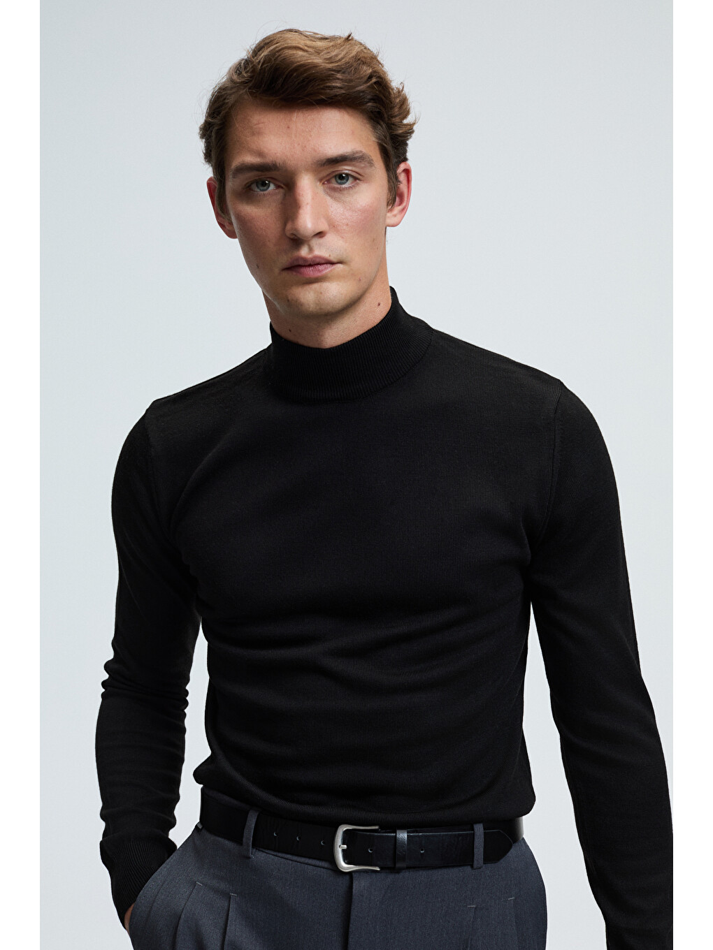 Rebel Erkek Yarım Balıkçı Yaka Basic Slim Fit Triko Siyah Kazak-1