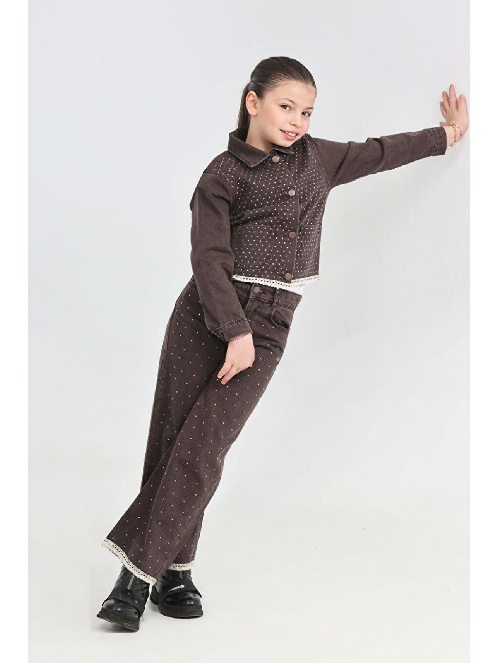 Kahverengi Kız Çocuk Jean Takım-Taş Süslemeli ve Nakış Detaylı 2-12 Yaş 12507-1