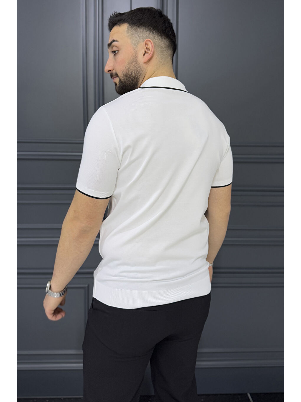 Beyaz Erkek Yaka Çizgi Detaylı Polo Yaka Triko Tişört-3