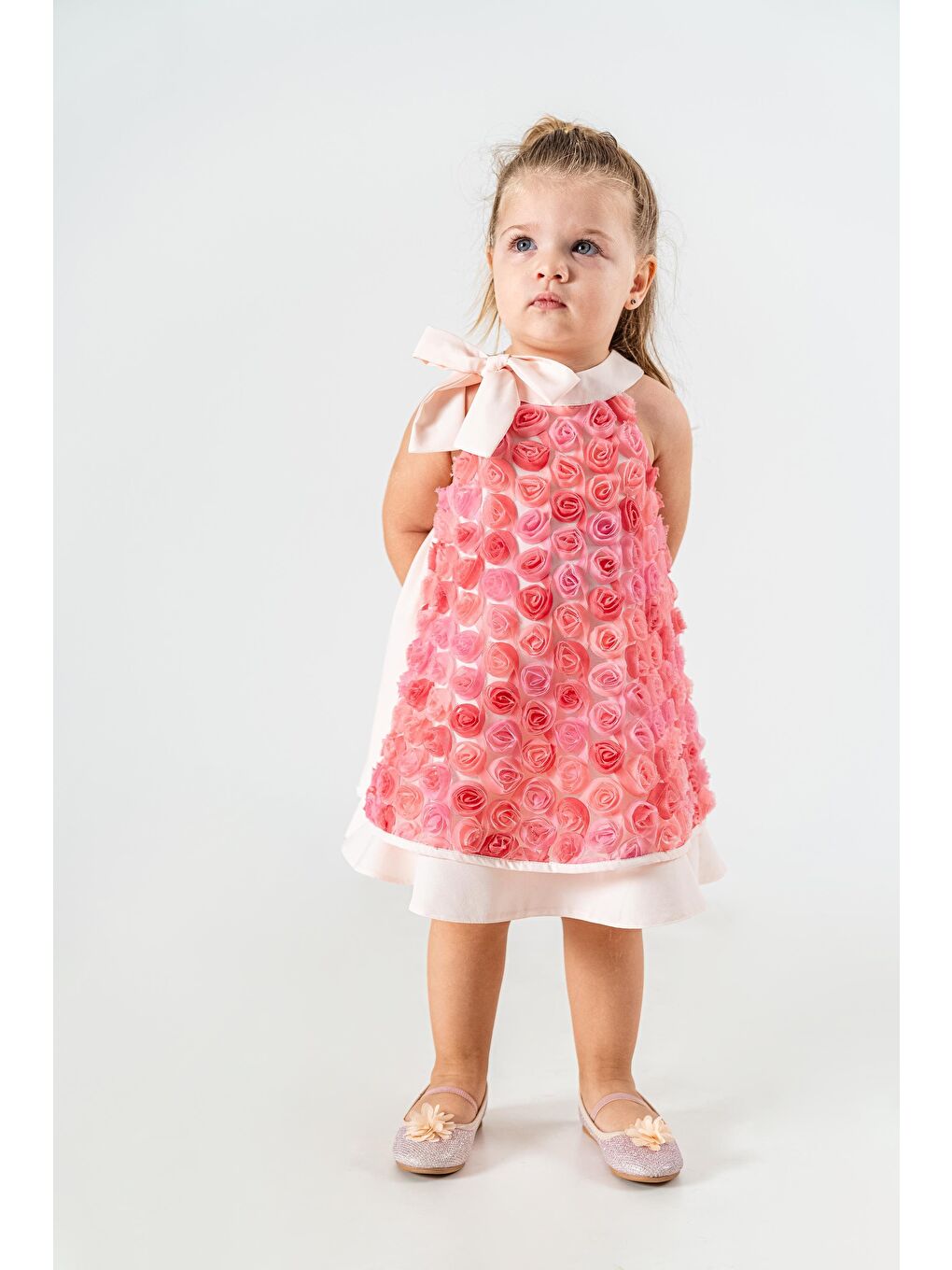 Karışık Pembe 3D Gül Detaylı Kız Çocuk Elbisesi – Kolsuz, Fiyonklu, Özel Günlük-1