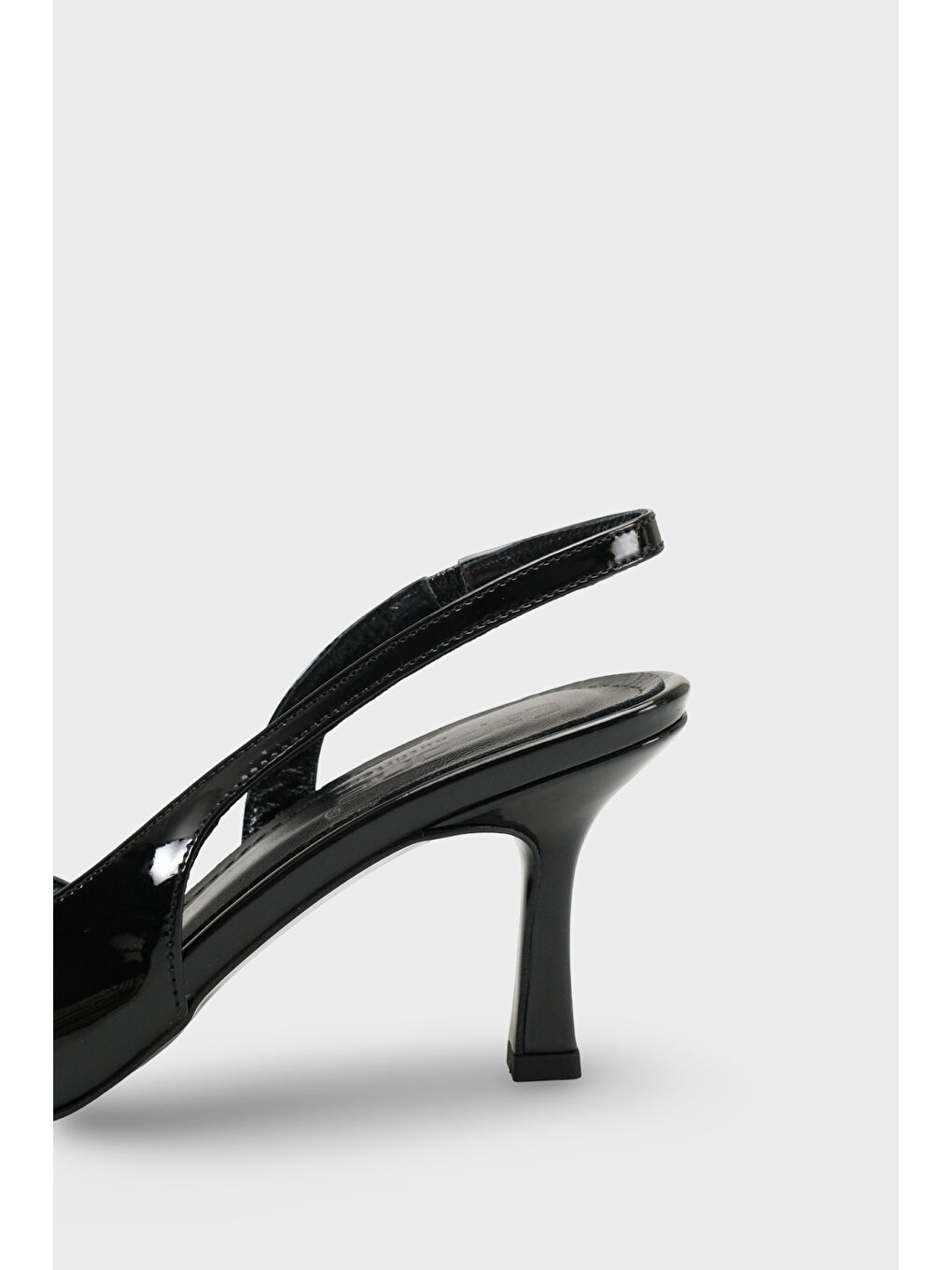 Siyah Ramonda Hakiki Deri Astarlı Sivri Burunlu Orta Topuklu Arkası Açık Kadın Ayakkabı-3