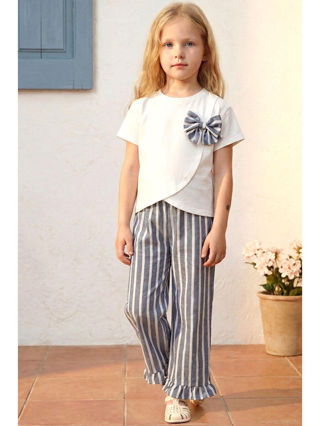 Kız Çocuk Pamuklu Beyaz Fiyonk Detaylı Tişört Pantolon Takım - Gri Çizgili-2