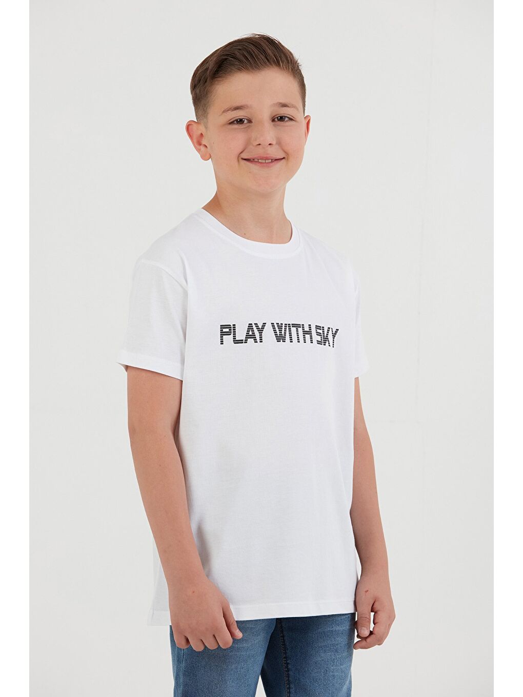 Beyaz %100 Pamuk Play With Sky Baskılı Erkek Çocuk Tişört