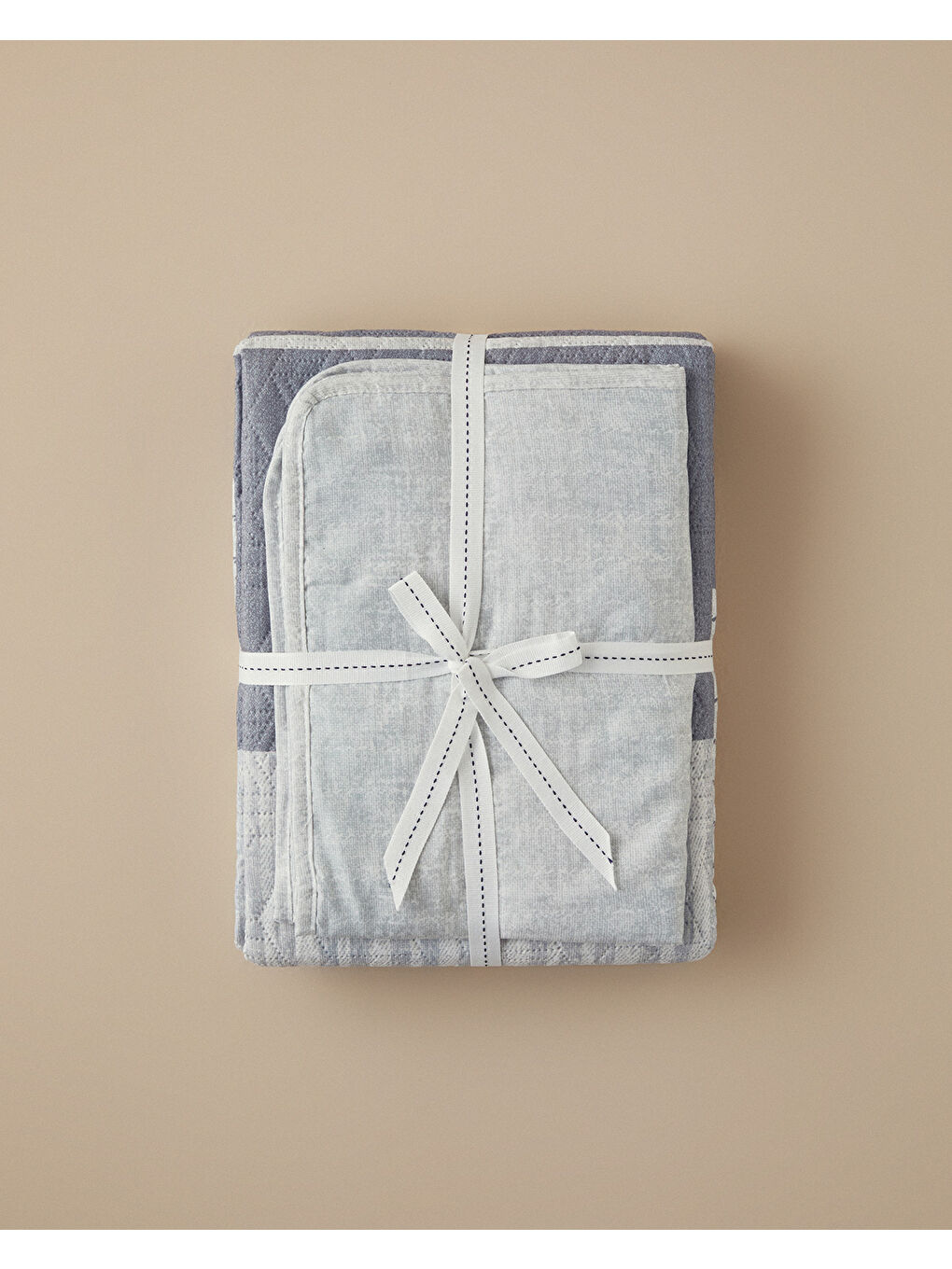 Line Art King Size Yatak Örtüsü Takımı Gri-4