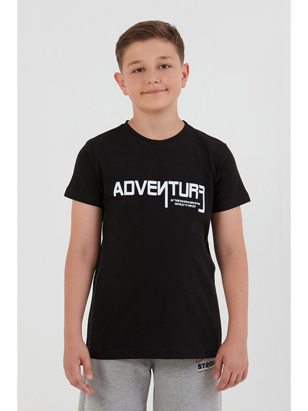 Siyah %100 Pamuk Adventure Yazı Baskılı Erkek Çocuk Tişört-1