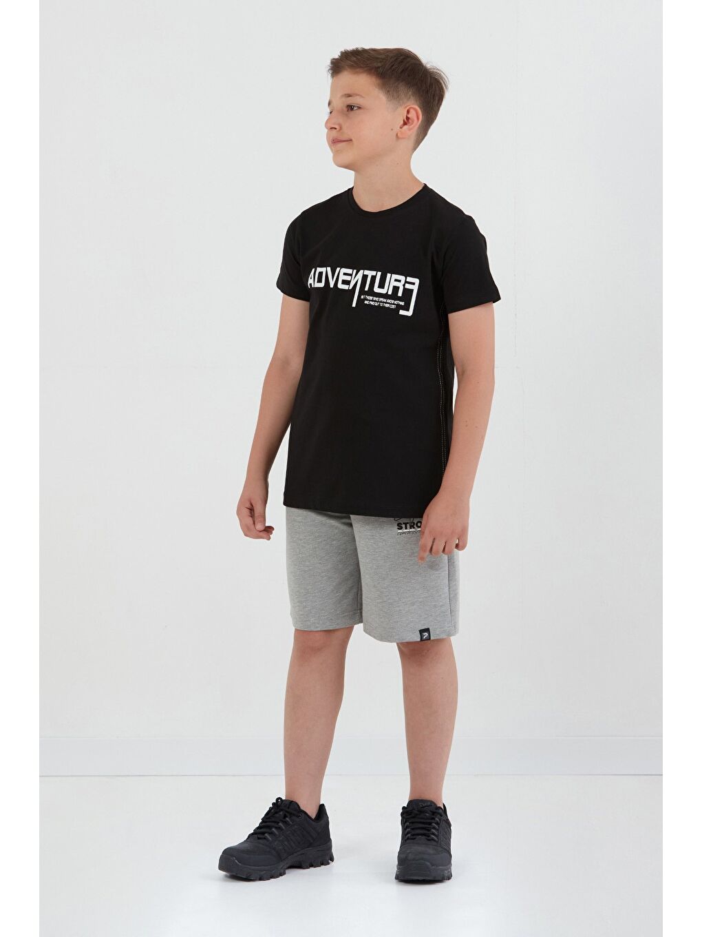 Siyah %100 Pamuk Adventure Yazı Baskılı Erkek Çocuk Tişört-2