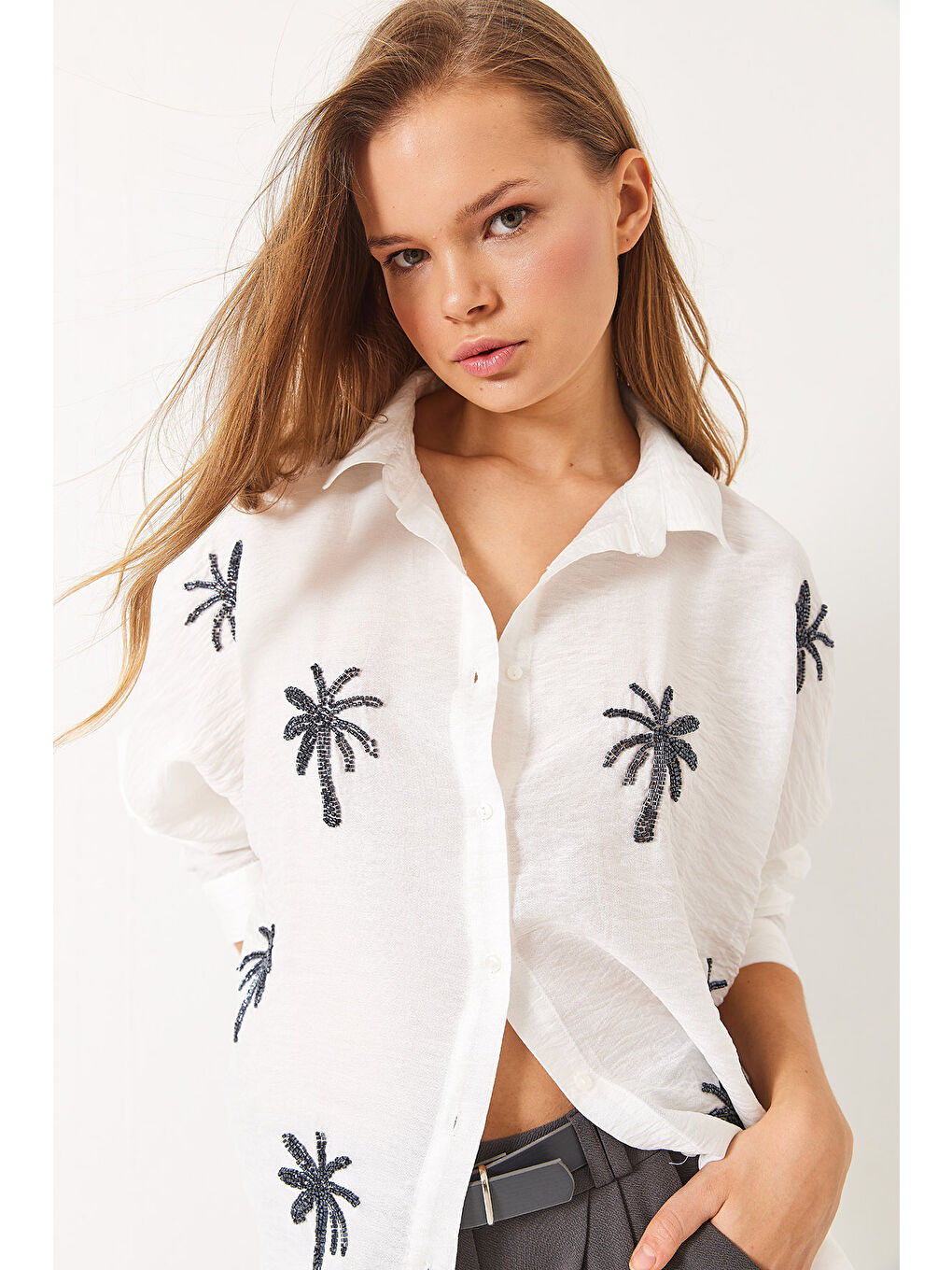 Beyaz Kadın Palmiyeli Boncuk Taş İşlemeli Aerobin Oversize Gömlek-2