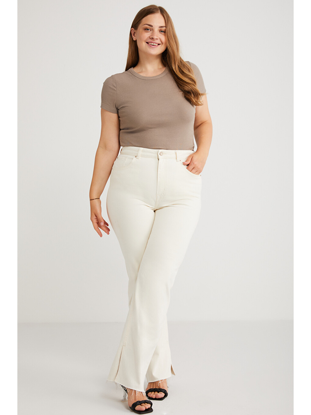 Bej Hanny Kadın Büyük Beden Regular Fit Bisiklet Yaka Basic Kaşkorse Vizon Büyük Beden T-shirt-4