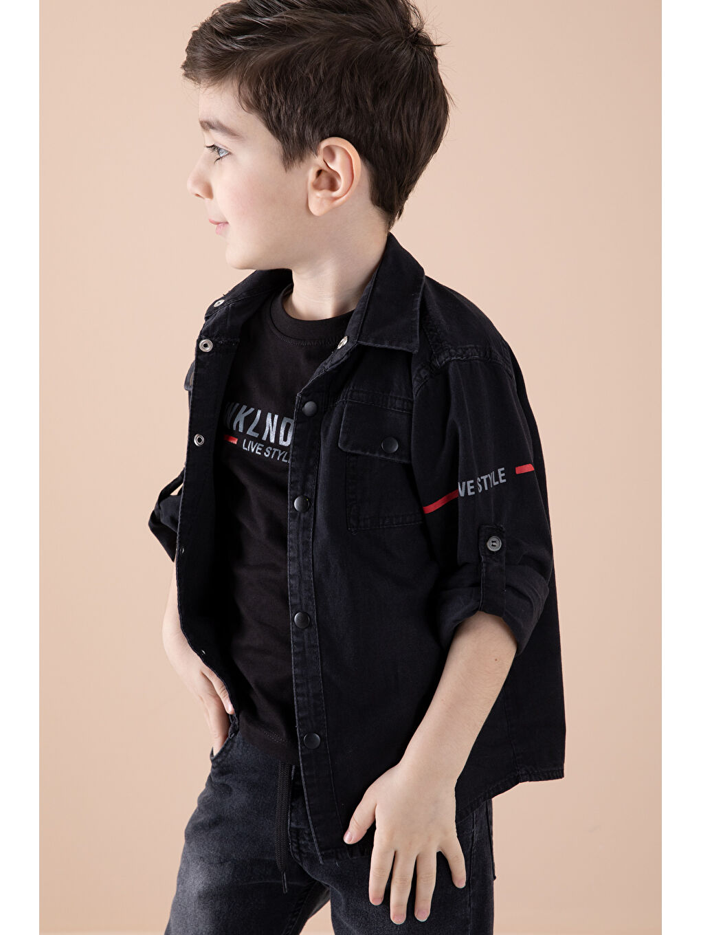 Siyah Sırtı Baskılı Jean Gömlekli Tişörtlü Erkek Çocuk 2li Takım 20270-1