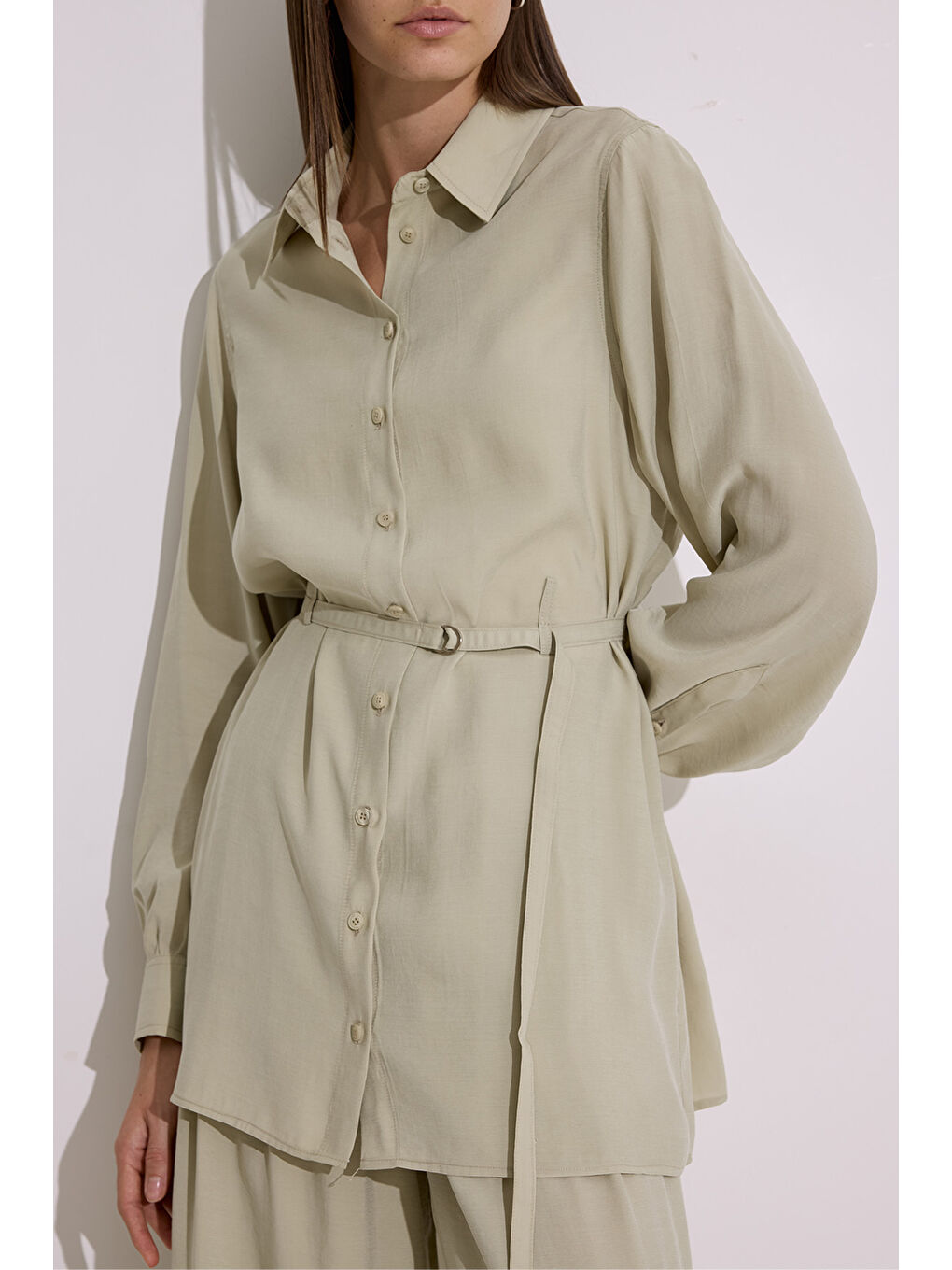 Yeşil Modal Kemerli Gömlek Çağla