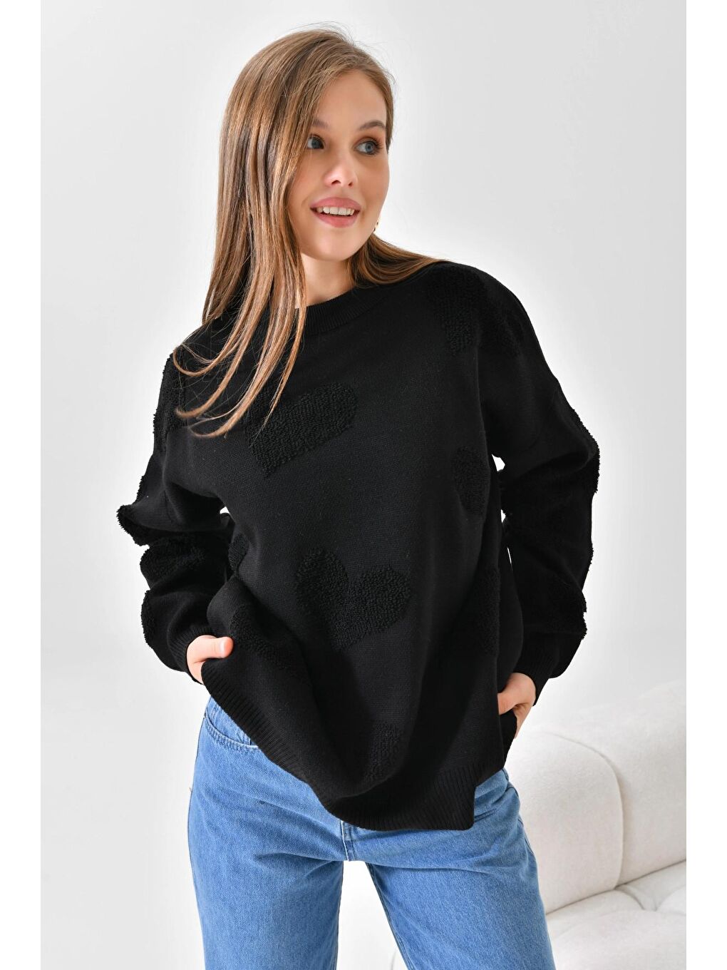 Siyah Kalp Desenli İnce Oversize Triko Kazak-1