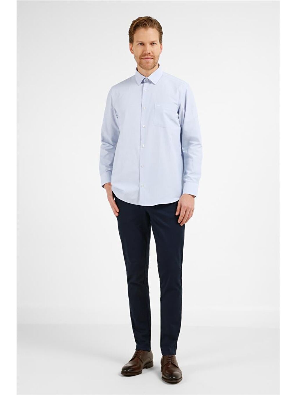 Mavi - Beyaz Kareli Desen Sert Yaka Uzun Kol Cepli Comfort Fit Pamuklu Gömlek 1004255221-1