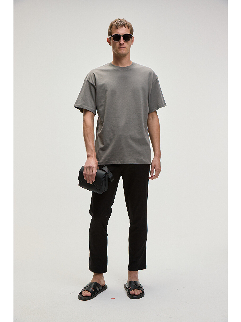 Feon Erkek Oversize Geniş Kesim %100 Organik Pamuk Kalın Dokulu Yuvarlak Yaka Açık Gri T-shirt