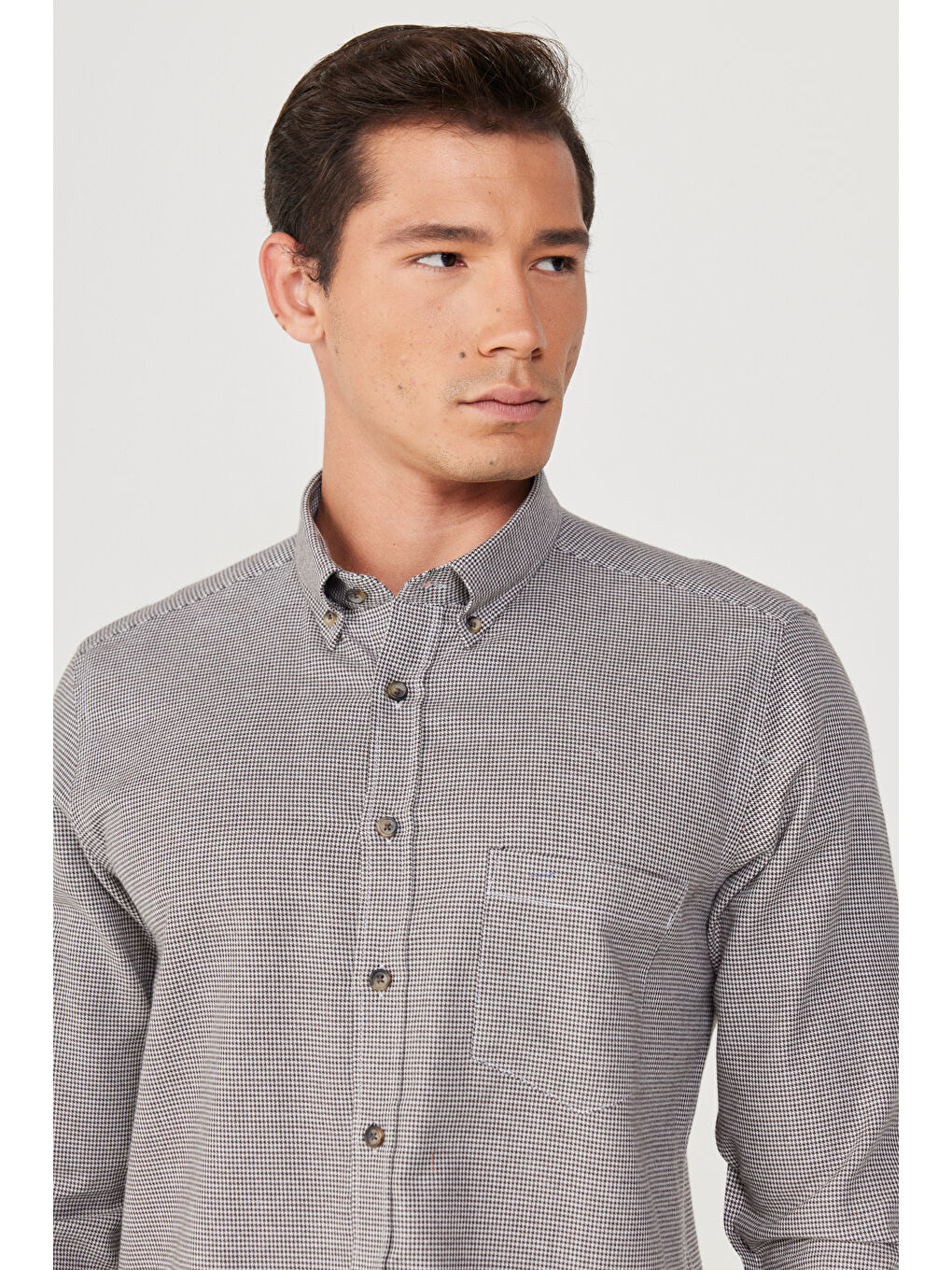 Erkek Kahverengi Slim Fit Dar Kesim Düğmeli Yaka Pamuklu Gömlek-4