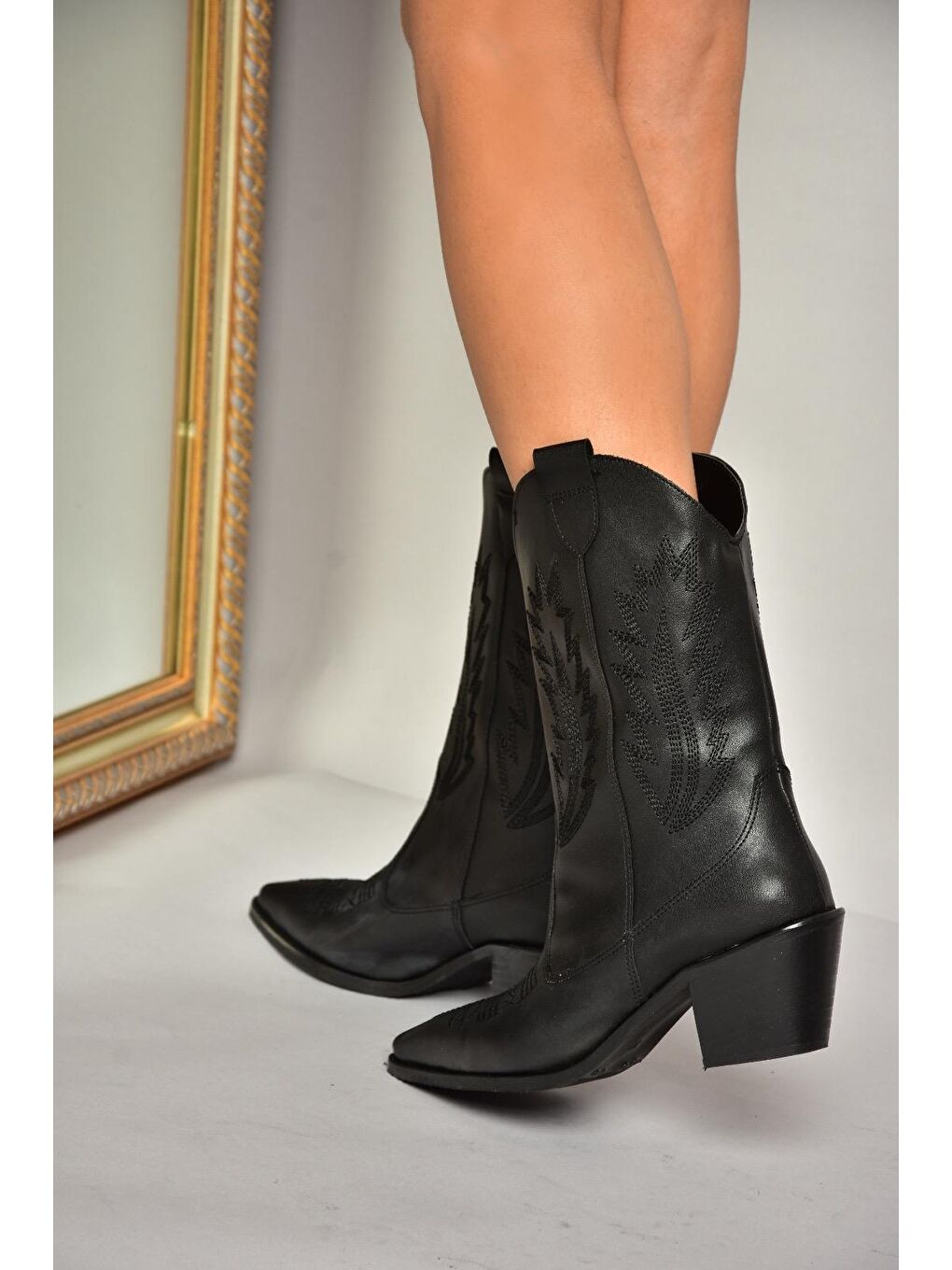 T267655009 Siyah Kalın Topuklu Kadın Bot
