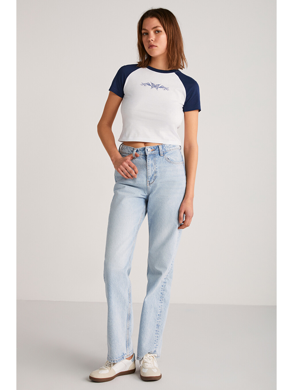 Vane Kadın %100 Pamuk Kısa Kollu Baskılı Crop Beyaz T-shirt-1