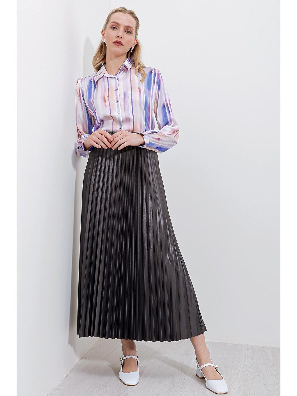 8009 Deri Görünümlü Piliseli Etek - Gri