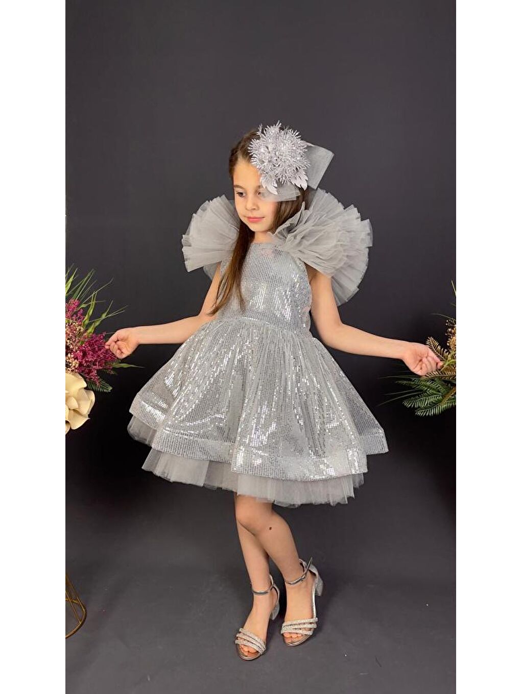 Gri Tavus Kol Payetli Kumaş Kız Çocuk Elbise MNK0537