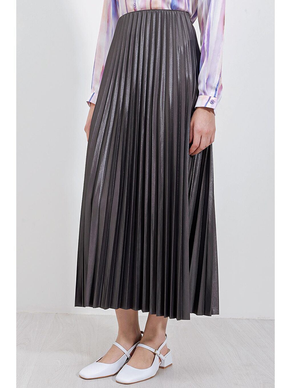 8009 Deri Görünümlü Piliseli Etek - Gri-3