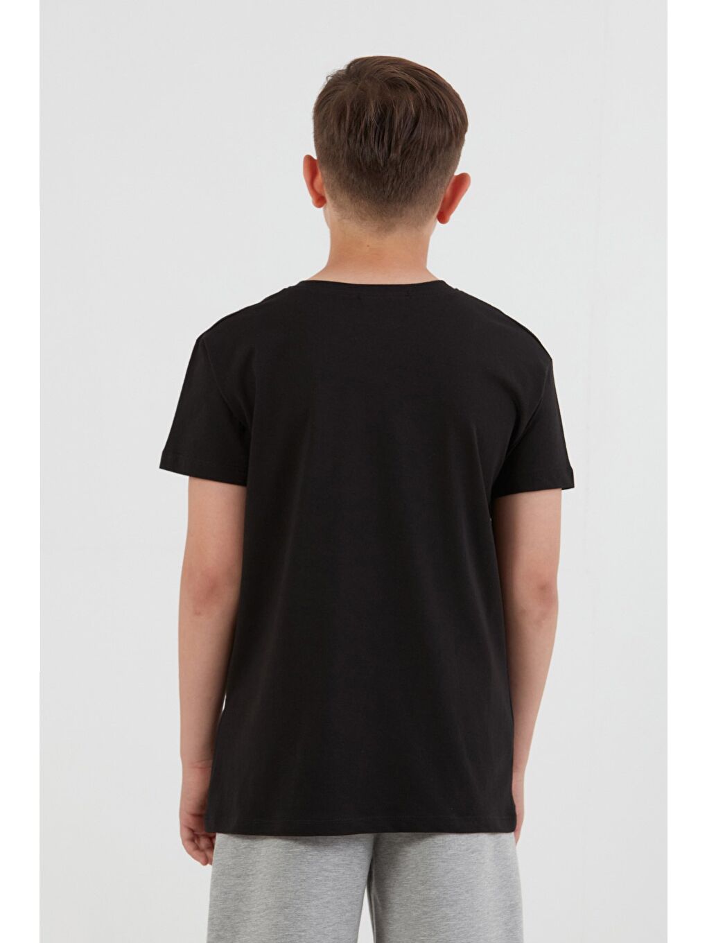 Siyah %100 Pamuk Gül Baskılı Erkek Çocuk Tişört-3