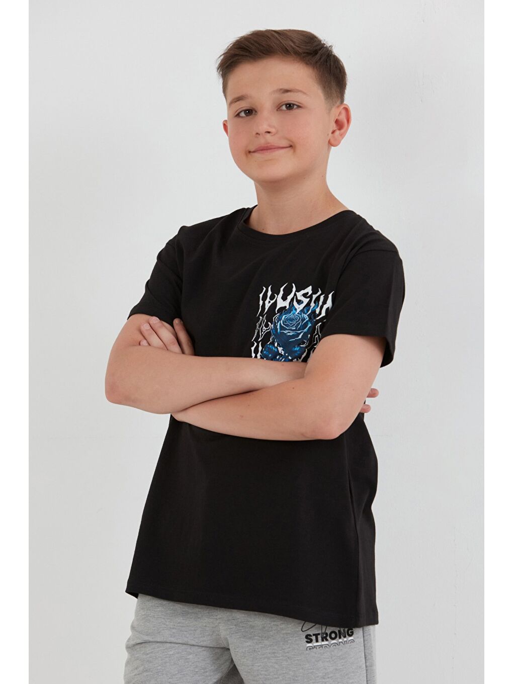 Siyah %100 Pamuk Gül Baskılı Erkek Çocuk Tişört-4