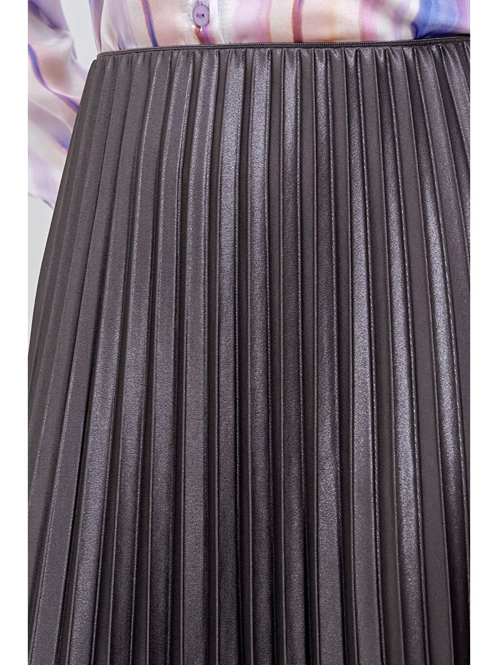 8009 Deri Görünümlü Piliseli Etek - Gri-4