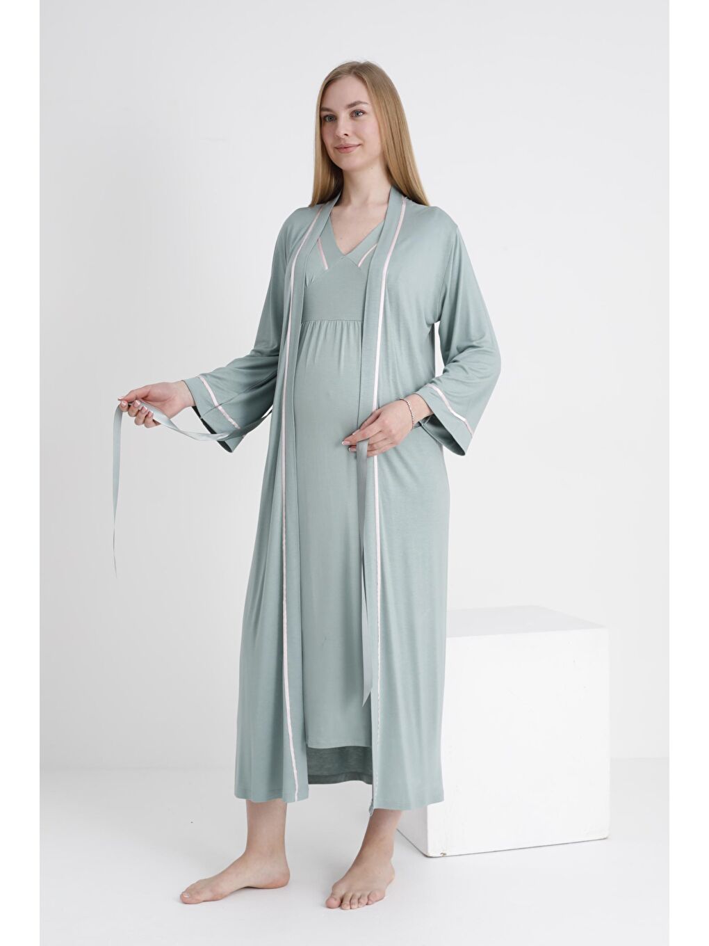 Yeşil Sabahlıklı Hamile ve Lohusa V Yaka Sıfır Kol Gecelik Takımı