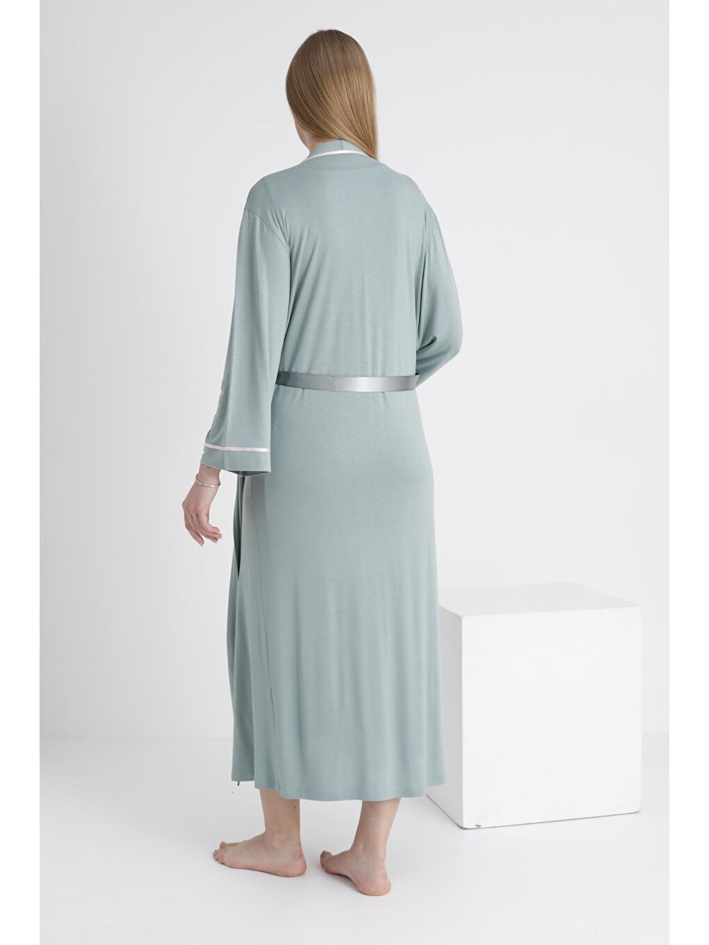 Yeşil Sabahlıklı Hamile ve Lohusa V Yaka Sıfır Kol Gecelik Takımı-2