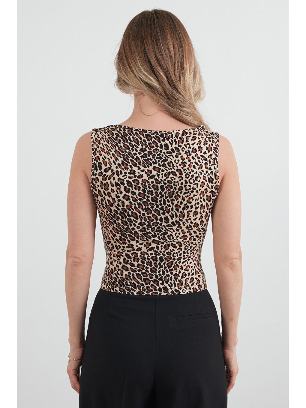 Bej Leopar Desenli Drapeli Degaje Yaka Bluz-3