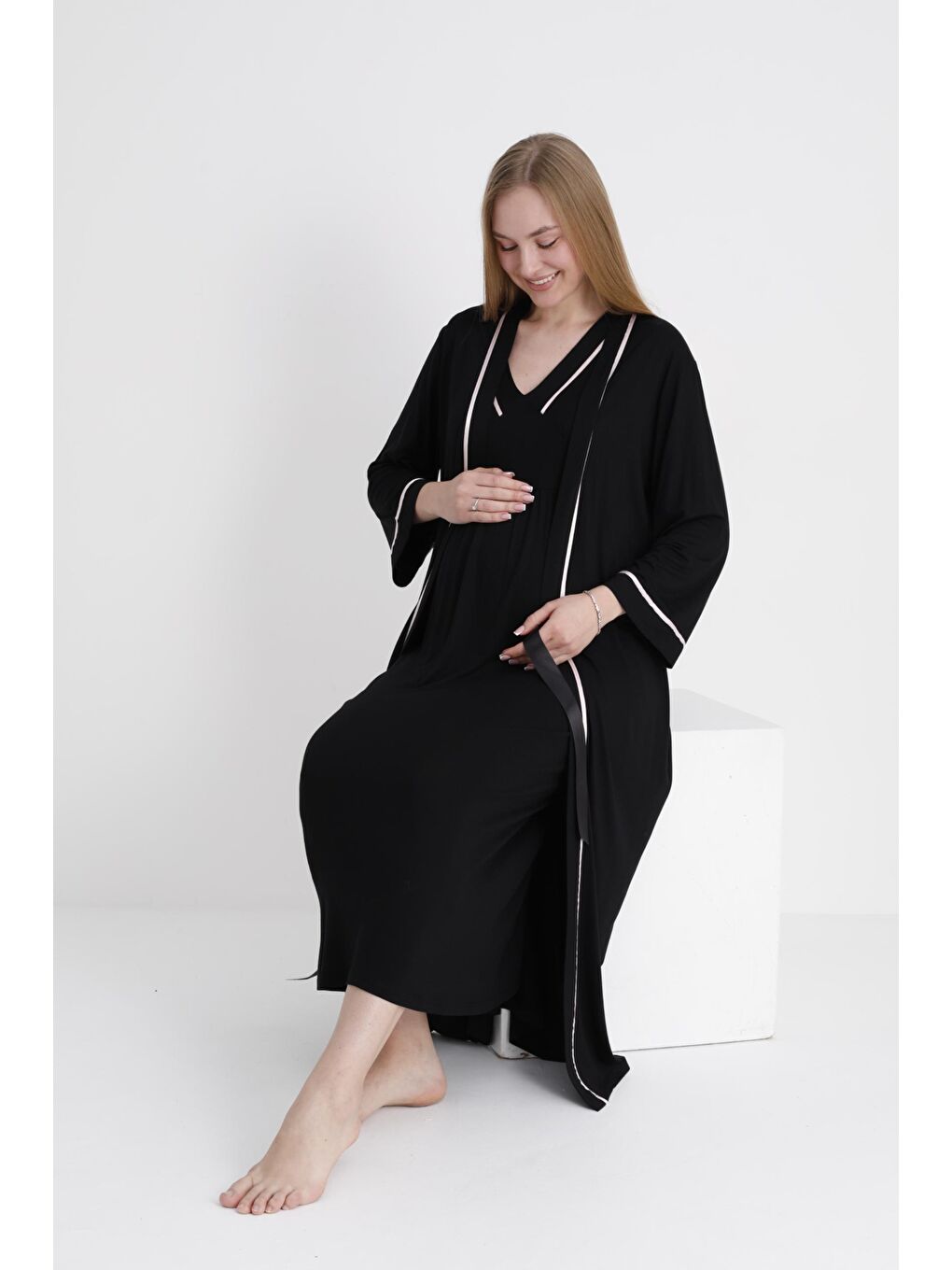 Siyah Sabahlıklı Hamile ve Lohusa V Yaka Sıfır Kol Gecelik Takımı-1