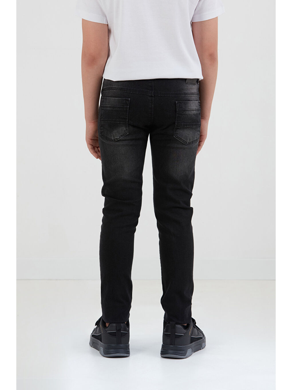 Siyah Yırtık Detaylı Elastanlı Erkek Çocuk Pantolon-3