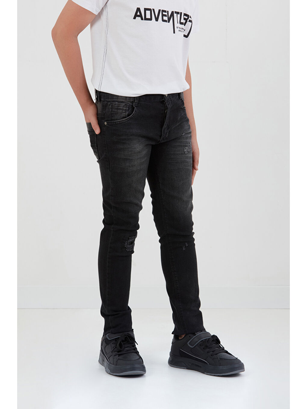 Siyah Yırtık Detaylı Elastanlı Erkek Çocuk Pantolon-4