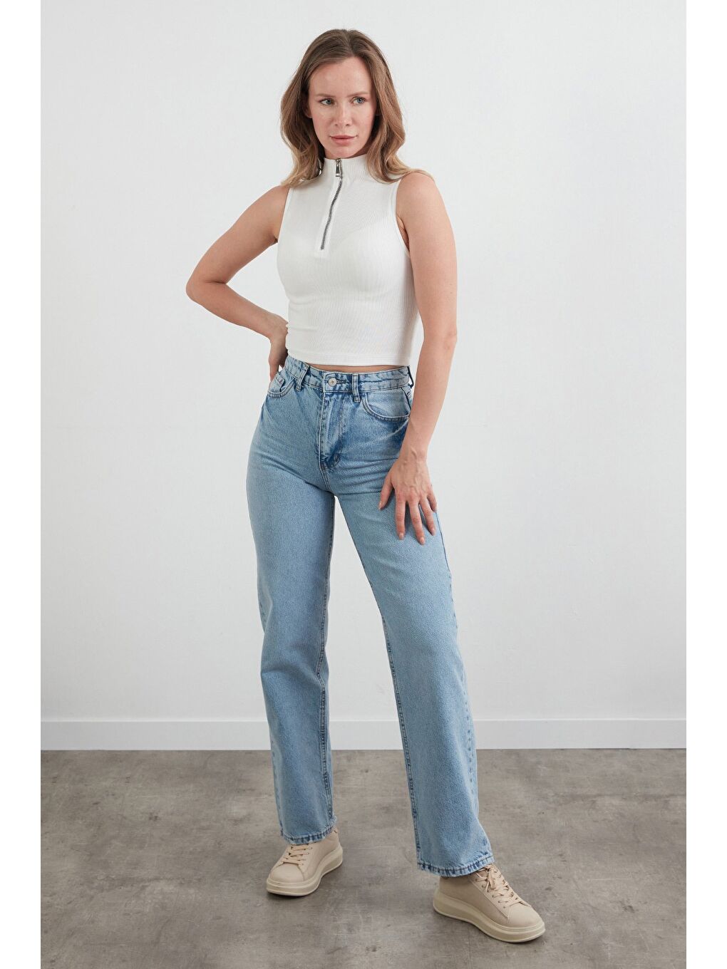 Beyaz Fitilli Yarım Fermuarlı Kolsuz Bluz-2