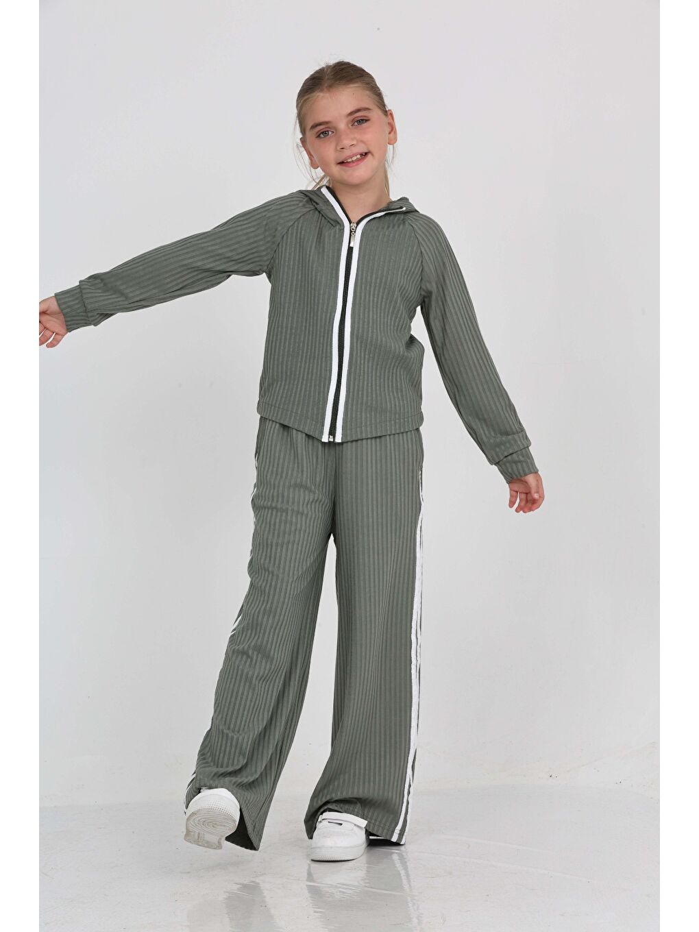 Haki Kız Çocuk Şerit Detaylı Eşofman Takım-2