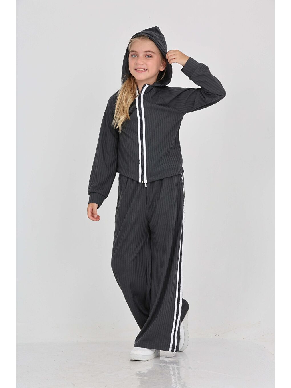Antrasit Kız Çocuk Şerit Detaylı Eşofman Takım