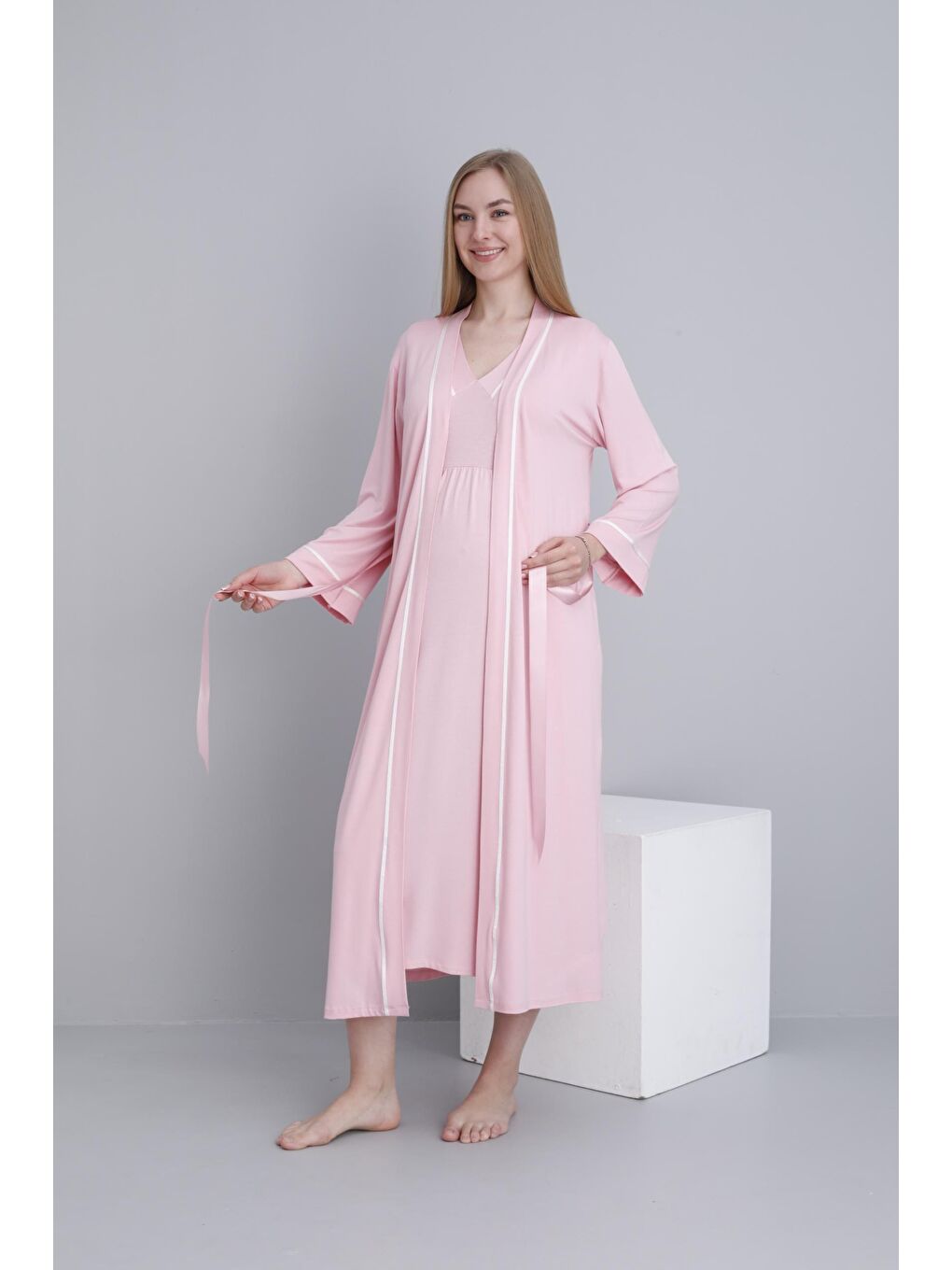 Pembe Sabahlıklı Hamile ve Lohusa V Yaka Sıfır Kol Gecelik Takımı