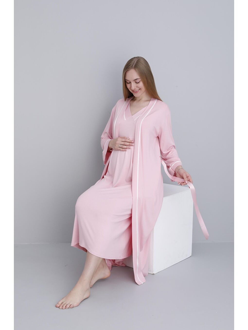 Pembe Sabahlıklı Hamile ve Lohusa V Yaka Sıfır Kol Gecelik Takımı-1