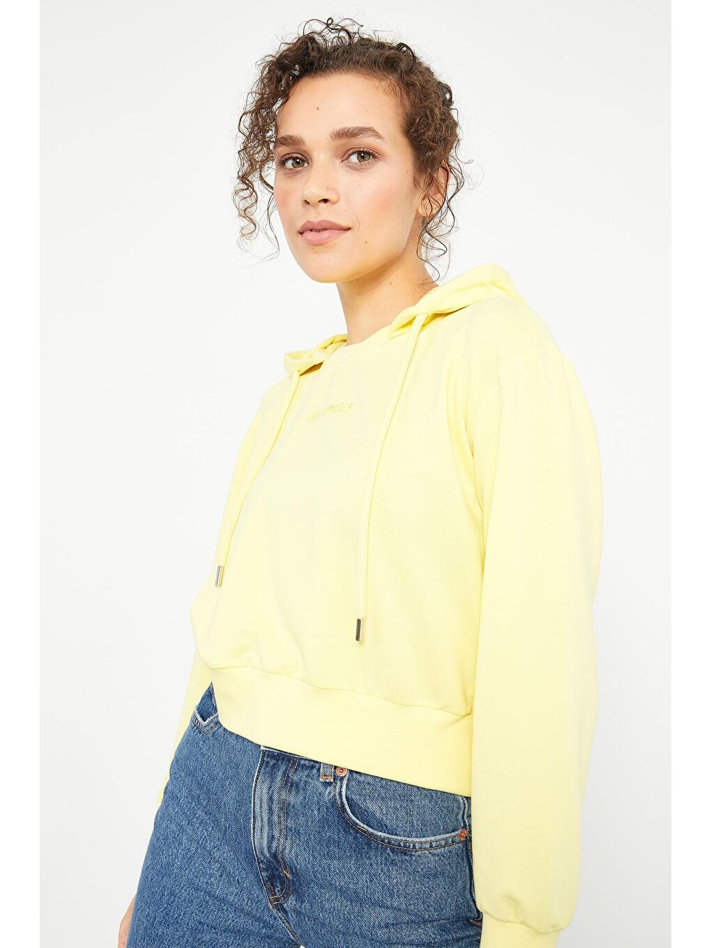 TOMMYLIFE Sarı Limon Yazı Nakışlı Kapüşonlu Kadın Oversize Sweatshirt - 97169 - 2