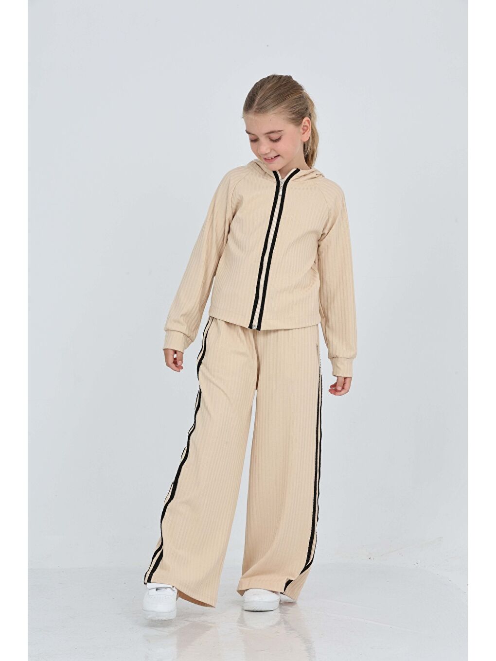 Bej Kız Çocuk Şerit Detaylı Eşofman Takım-1