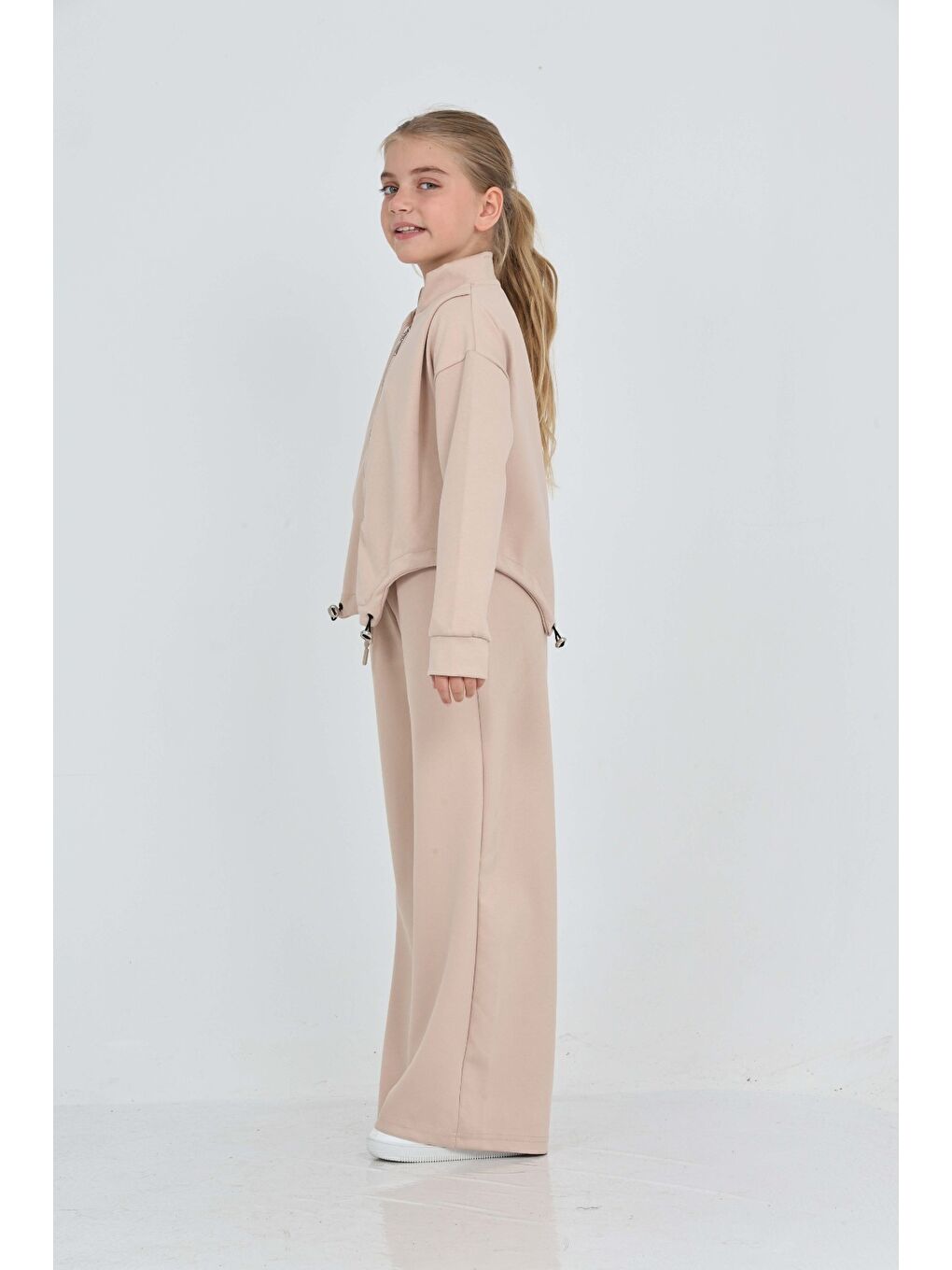 Bej Kız Çocuk Oval Kesim Detaylı Eşofman Takım-1